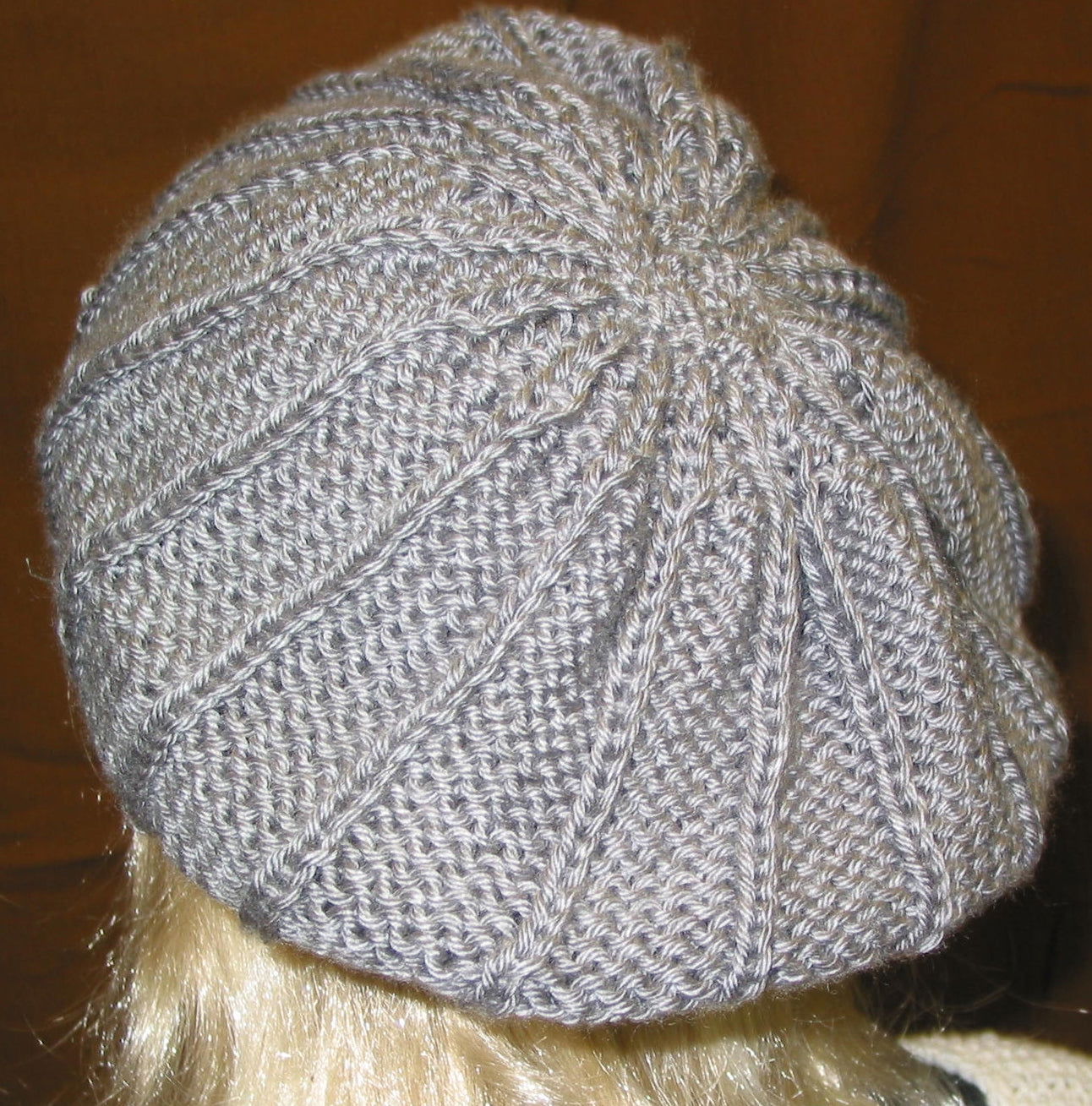 Gray Knit Beret Scintilla Beret knitting pattern main image 4