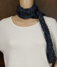 Load image into Gallery viewer, scarf hand knit