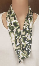 Load image into Gallery viewer, Camo Scarf