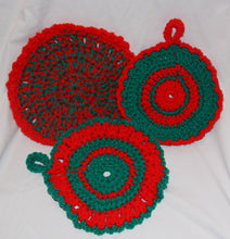 Load image into Gallery viewer, Pot Holders Hot Pad Set of 3 Red Green - nw-camo