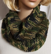 Load image into Gallery viewer, Cowl Camo Hand Knit